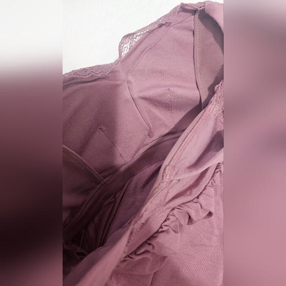 Tu Hacci Japan Rakusia Sleep Top with Built in Padded Bra - Picture 4 of 8